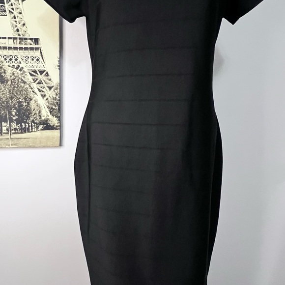 Haute Monde Elegant Black Midi Dress - Picture 2 of 9